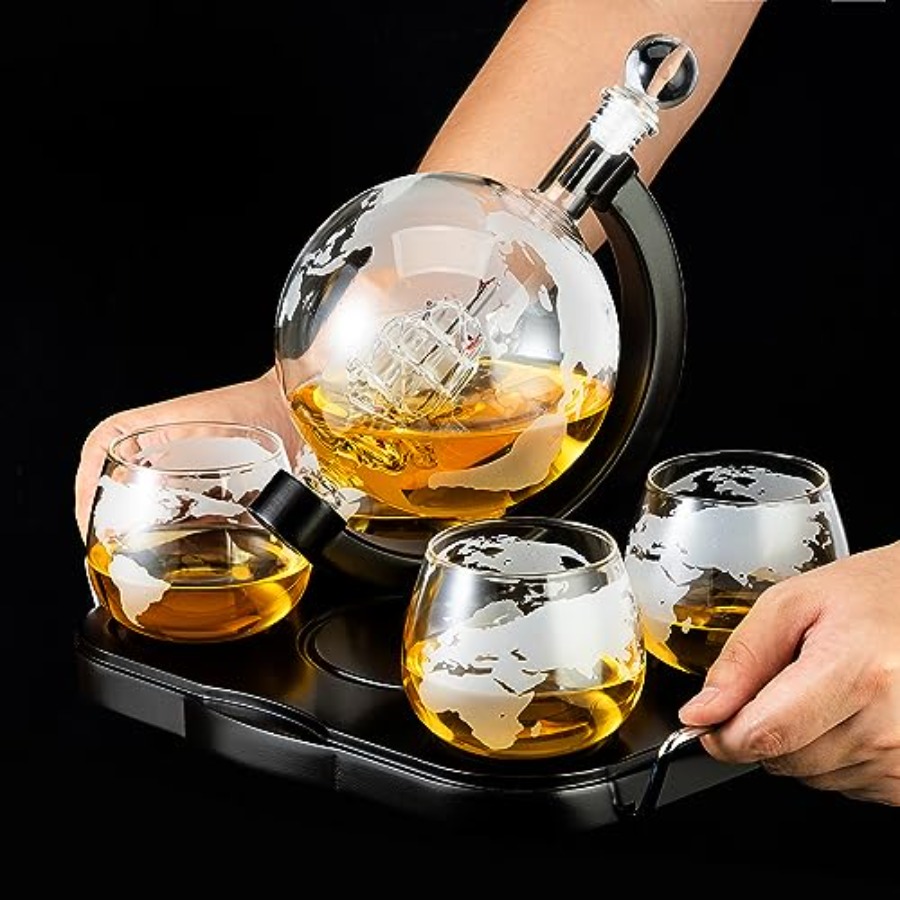 Whiskey Decanter Globe Set Gif - огляд і ціна Decanter Globe Set